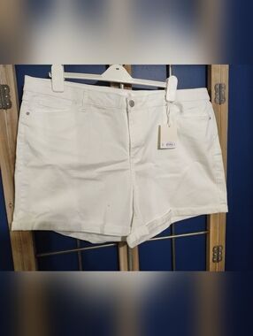 LC Lauren Conrad White Roll-Cuff Bermuda Shorts